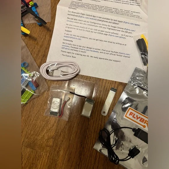 FLYBRIX drone set - Picture 4 of 4